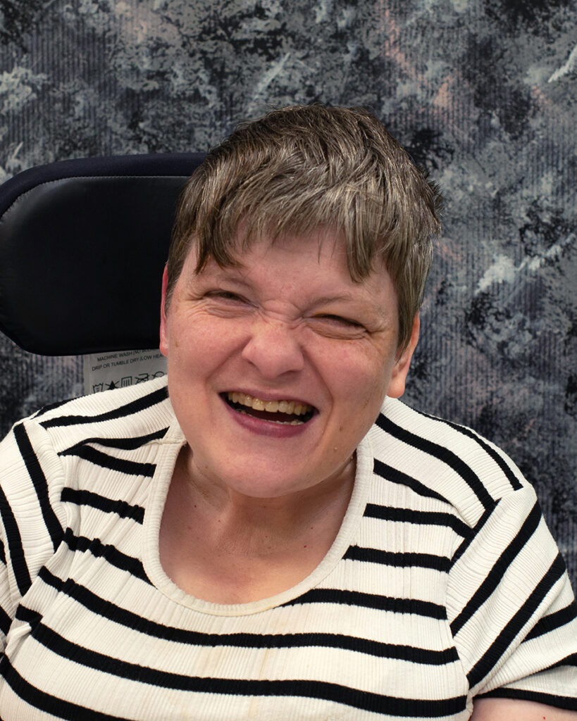 Head shot of artist Amy Myers.