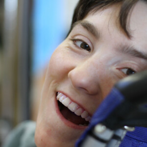 Head shot of artist Dani Urso-King.